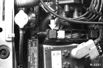 Nissan Micra - Kühlerlüfter-relais prüfen 