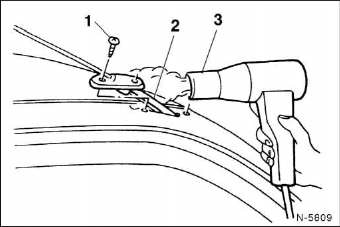 Nissan Micra - Antennenstab auswechseln